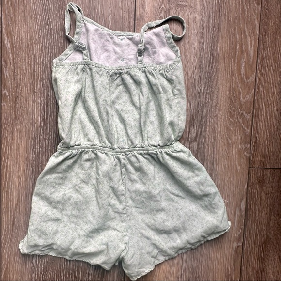 SweetHoney Short Strappy Romper - Picture 2 of 4